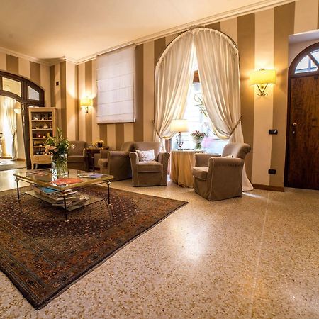 Bed and Breakfast Palazzo Finati Alba  Exterior foto