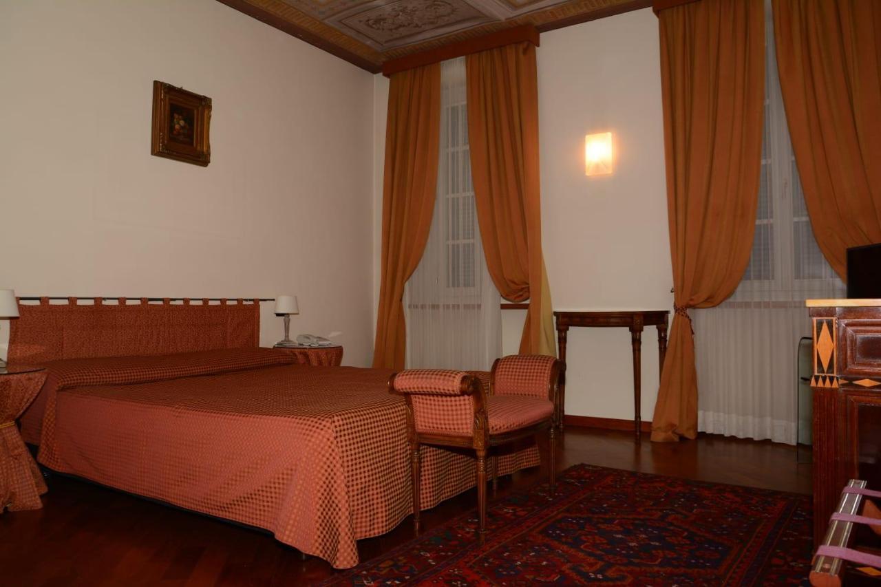 Bed and Breakfast Palazzo Finati Alba  Exterior foto