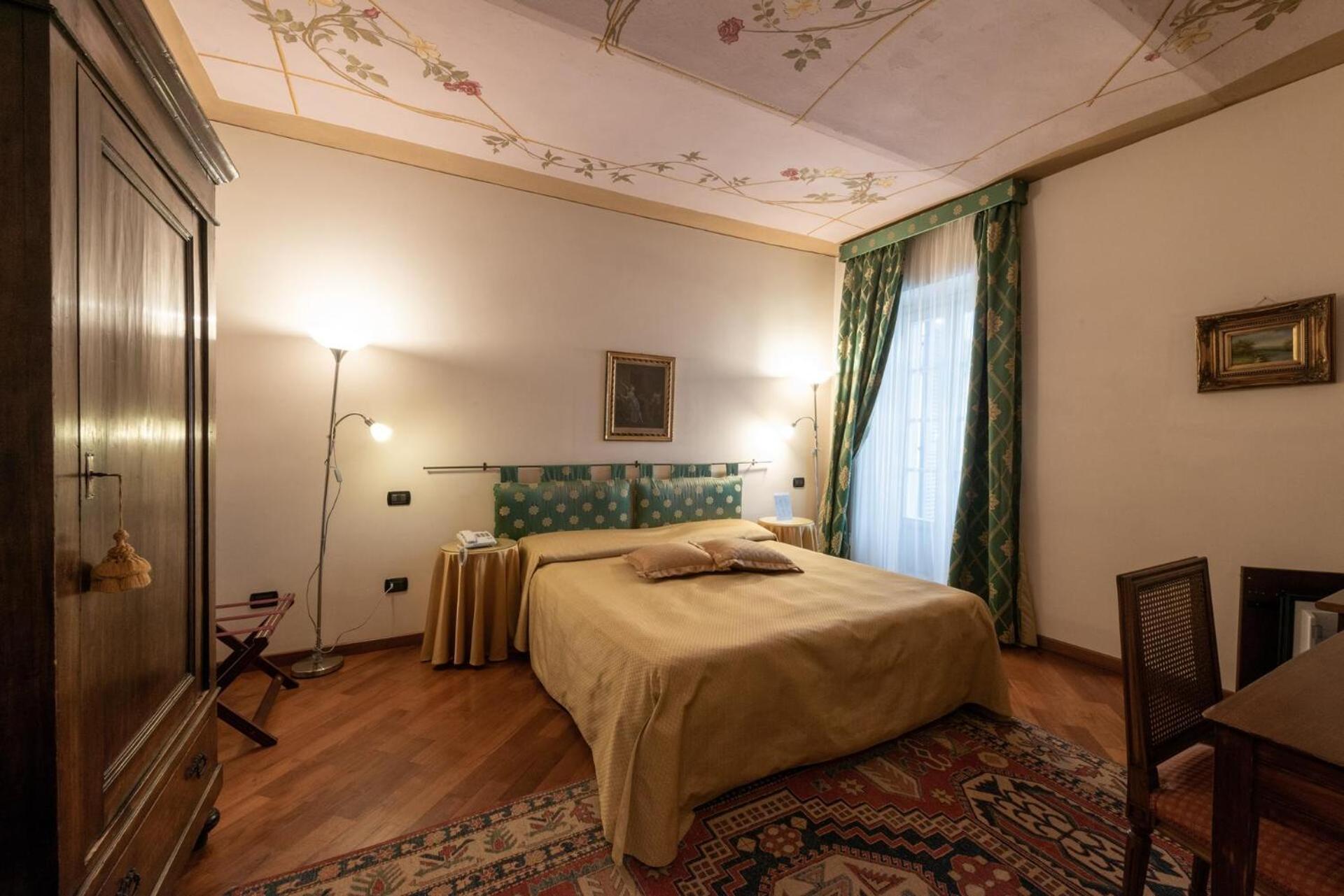 Bed and Breakfast Palazzo Finati Alba  Exterior foto