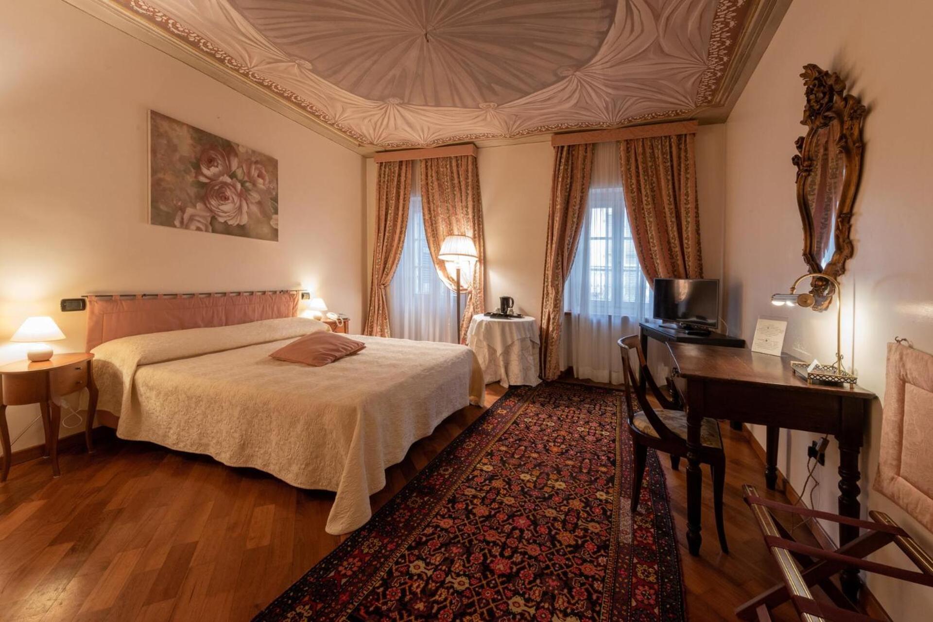 Bed and Breakfast Palazzo Finati Alba  Exterior foto