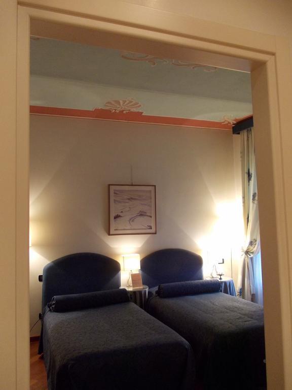 Bed and Breakfast Palazzo Finati Alba  Habitación foto