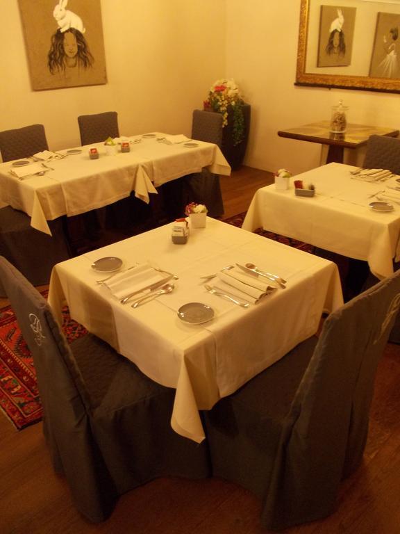 Bed and Breakfast Palazzo Finati Alba  Exterior foto