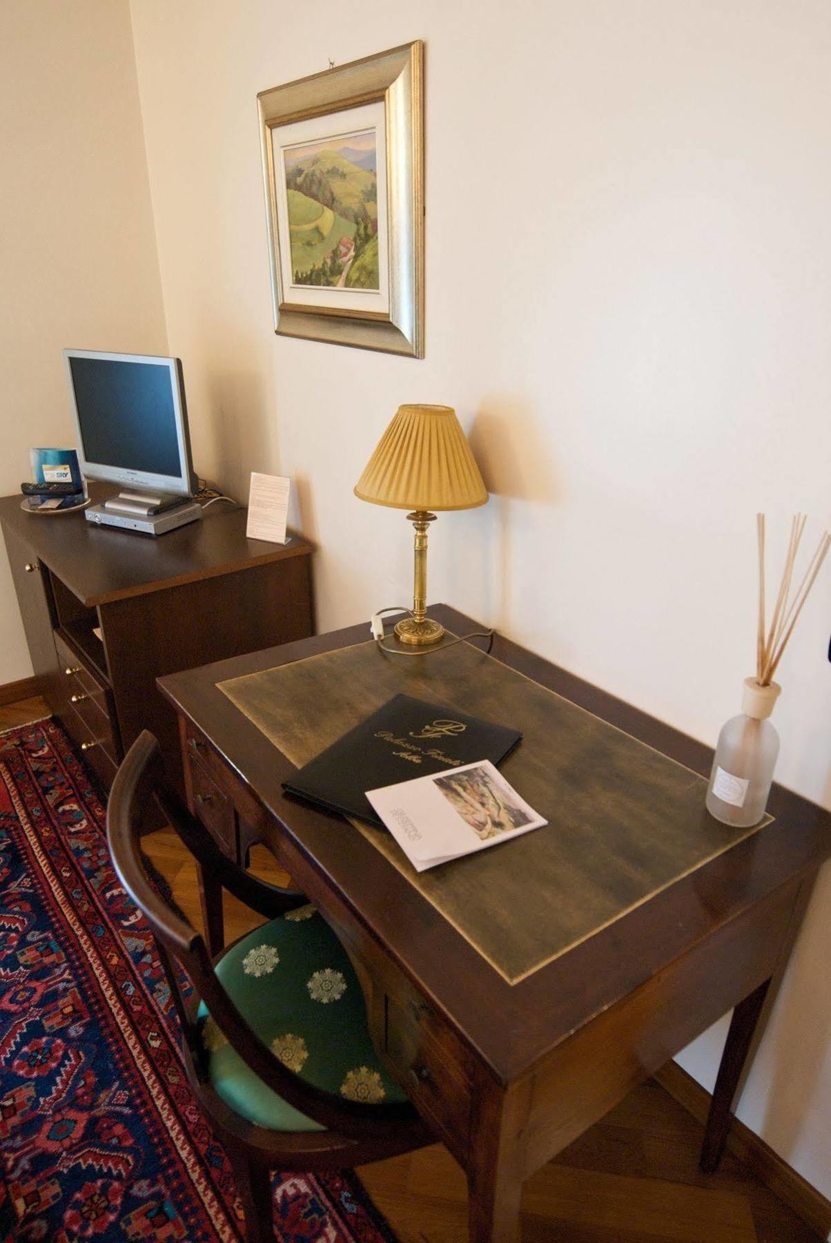 Bed and Breakfast Palazzo Finati Alba  Exterior foto