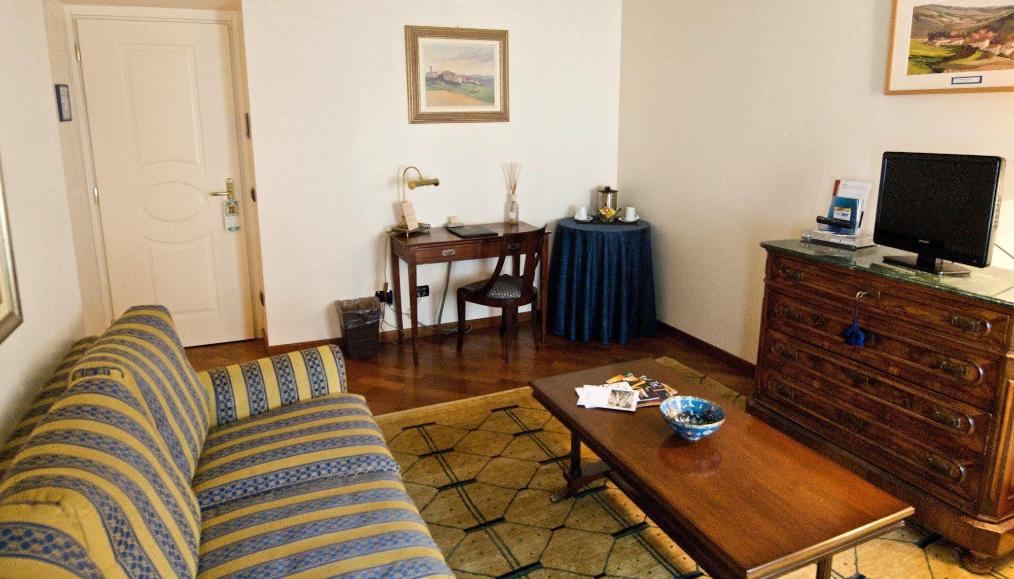 Bed and Breakfast Palazzo Finati Alba  Exterior foto